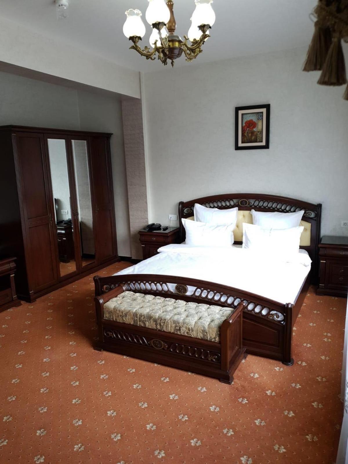 Hotel Bacsoridana Tecuci Ngoại thất bức ảnh